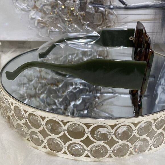 Oversized Square Sunglasses - Picture 5 of 6